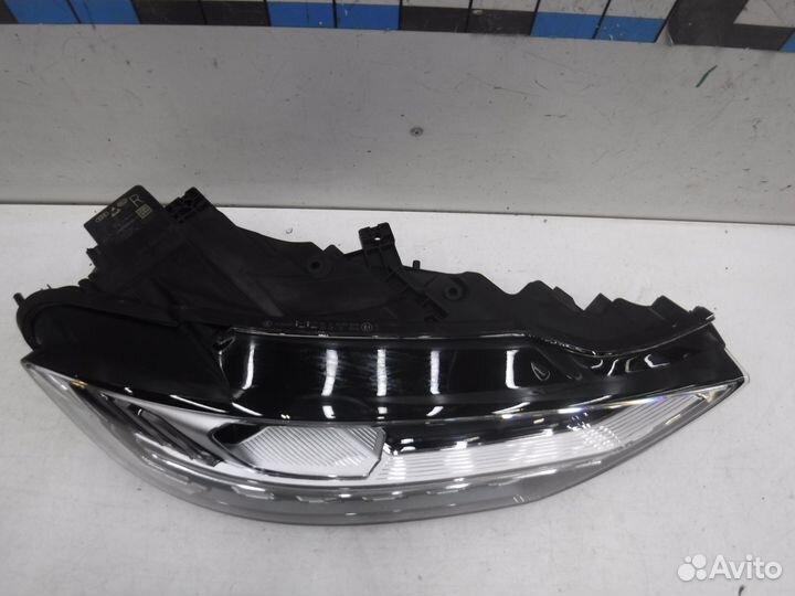 Фара правая Audi A8/S8