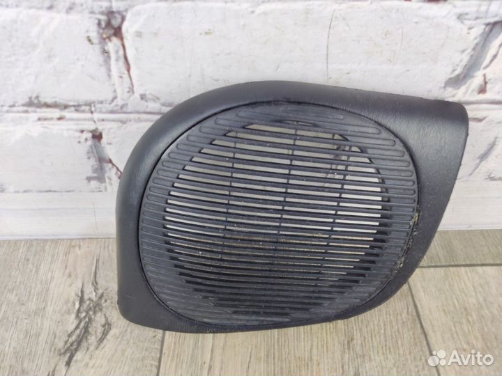 Сетка динамика передняя левая Carina E