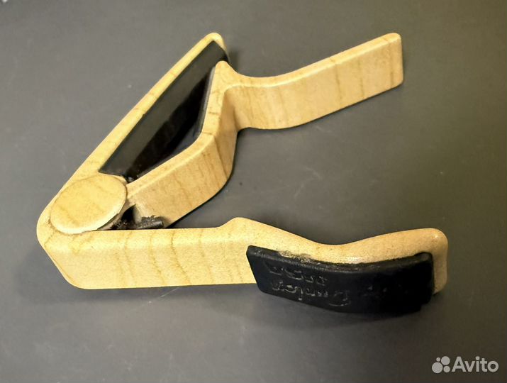 Каподастр для гитары dunlop