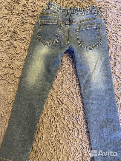 Продам джинсы на девочку