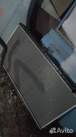 Продам радиатор nissan patrol 61
