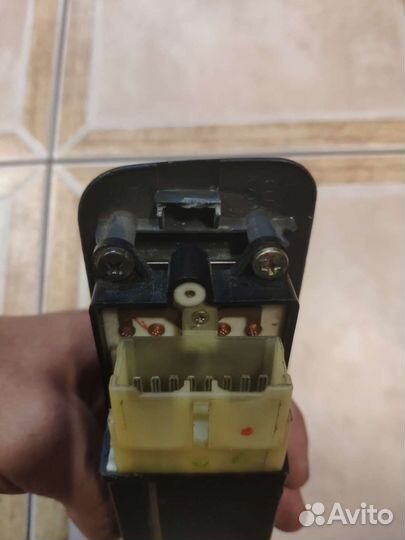 Блок управления стеклоподъёмниками