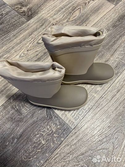 Резиновые сапоги