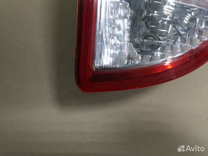 Фонарь задний правый Toyota RAV4