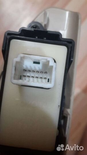 Lexus lx 570 накладка с кнопкой стеклоподъёмника