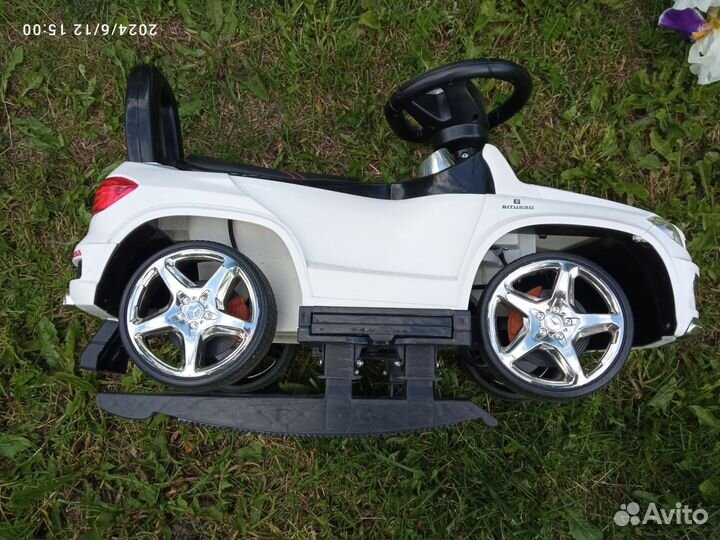 Машинка каталка толокар с ручкой mercedes