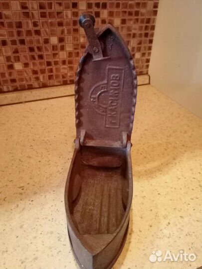 Старинный утюг