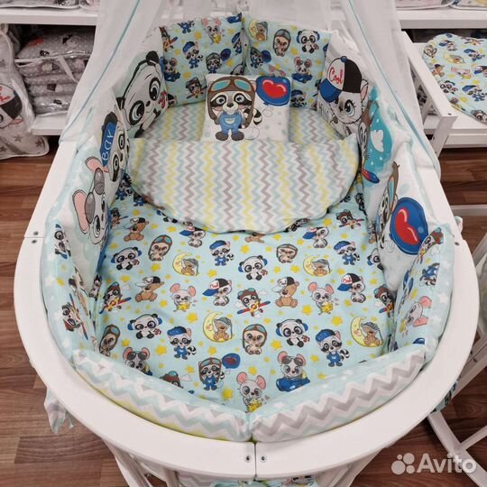 Комплект в овальную детскую кроватку