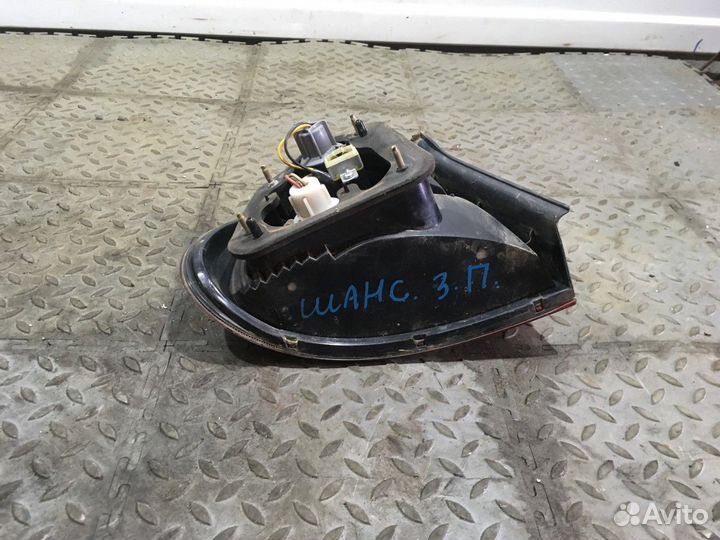 Фонарь задний правый наружный