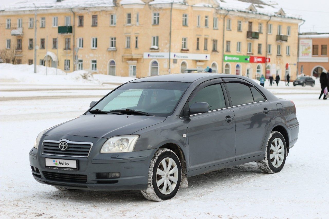 Toyota Avensis: фото владельца