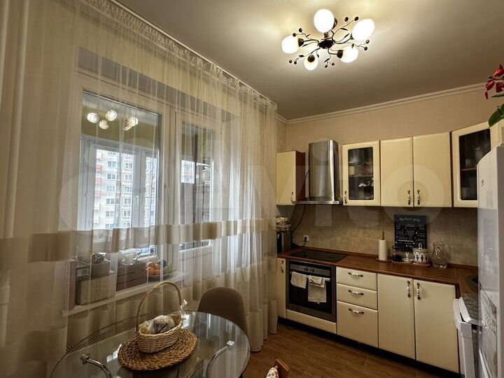 2-к. квартира, 56 м², 8/22 эт.