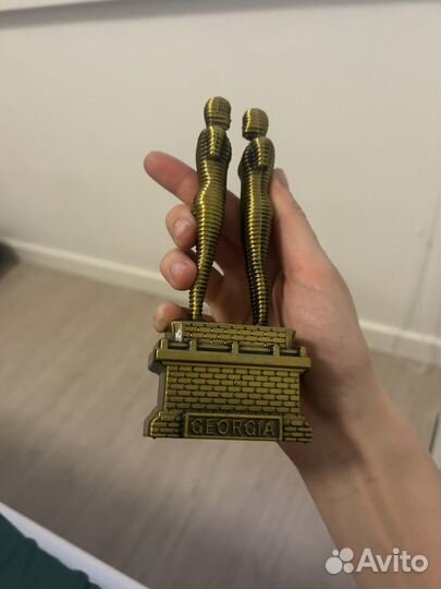 Сувенир Ali & Nino с часами (нерабочие), Грузия