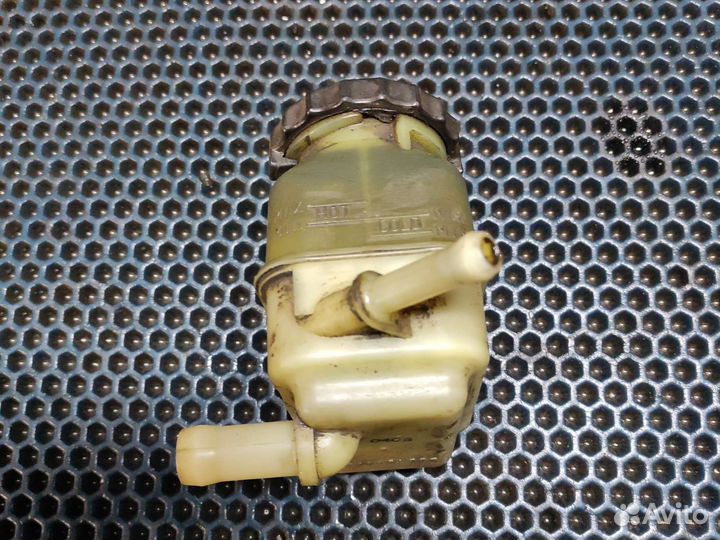 Бачок гур toyota corolla e110