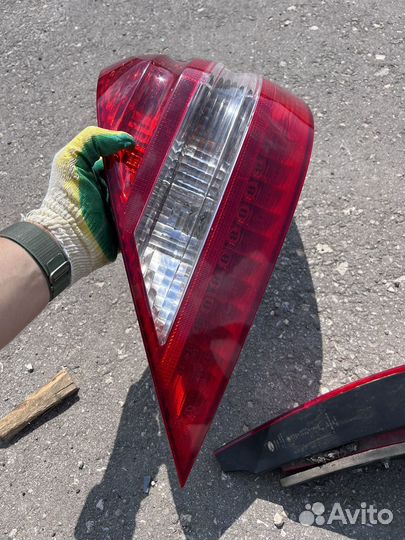 Задние фонари Mercedes R230 рестайлинг дефектные