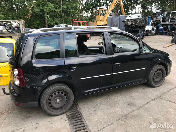Разбор на запчасти Volkswagen Touran