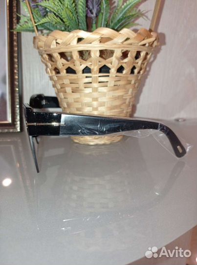 Солнцезащитные очки женские