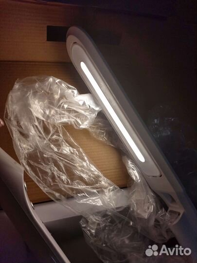 Светодиодный настольный светильник