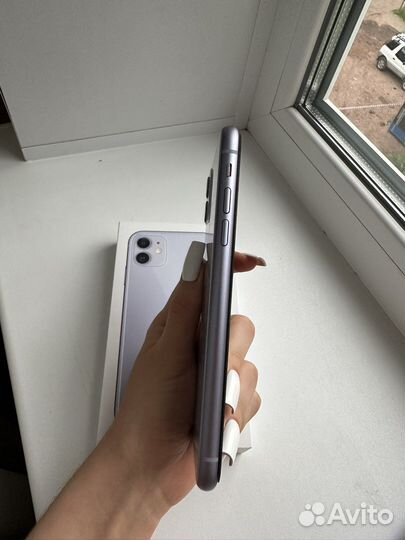 Телефон iPhone 11