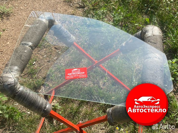 Стекло двери передней ваз2110