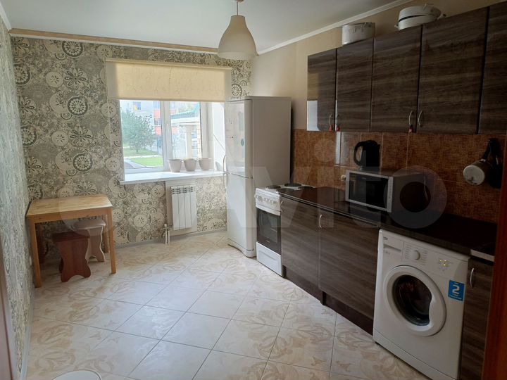 2-к. квартира, 63 м², 1/10 эт.