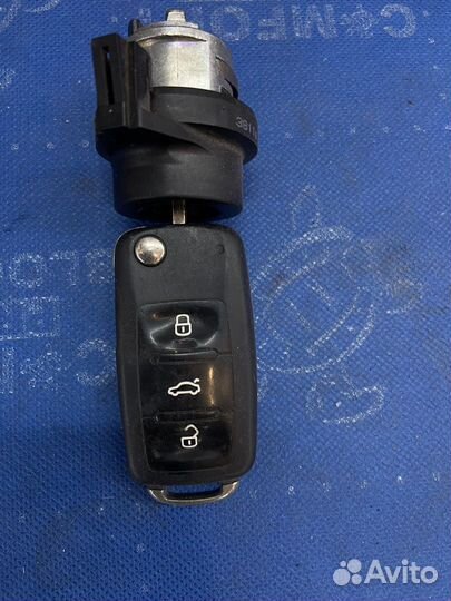 Ключ зажигания с брелком Skoda Octavia a5