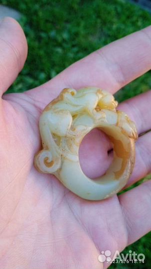 Кольцо-аксессуар, кулон из нефрита