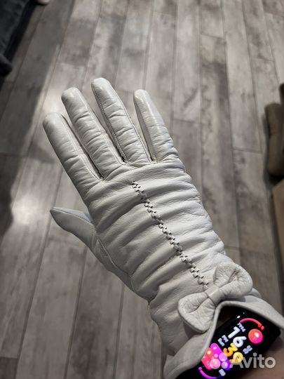 Перчатки женские кожаные белые