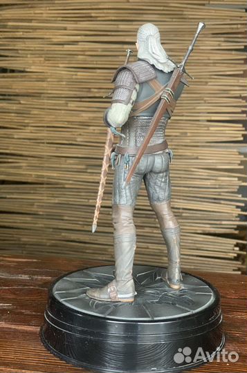 Колекционная фигурка ведьмака(Witcher 3)