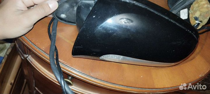 Боковое зеркало