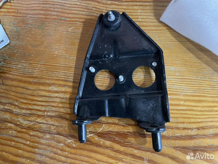 Разъем блока и кронштейн ABS/ESP VAG