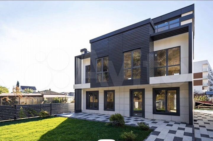 Дом 300 м² на участке 4 сот.