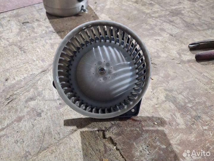 Моторчик печки митсубиси оутлендер 2