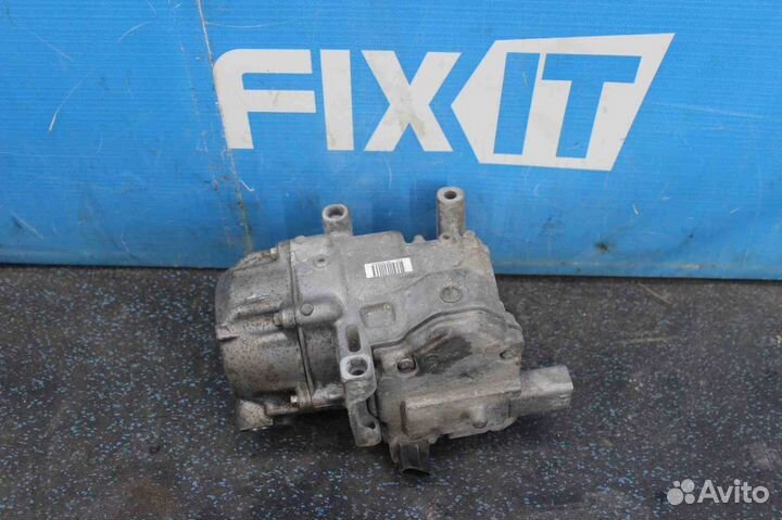 Компрессор кондиционера Toyota Prius (Тойота Приус