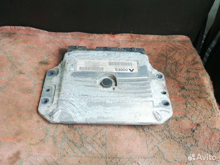 Блок управления двигателем Рено Меган 2