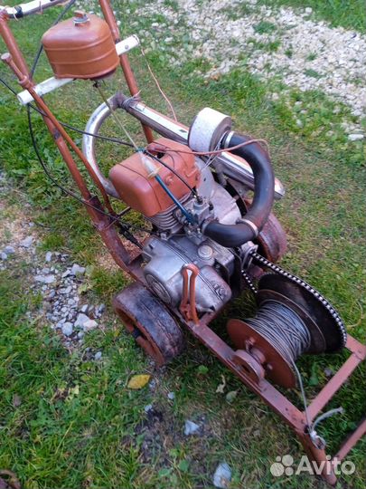 Мотоблок с комплектом плуг, окучивальник, борона
