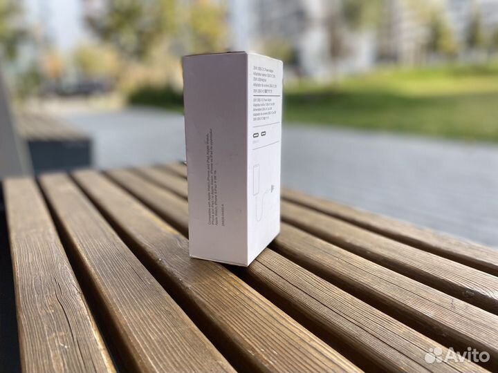 Блок быстрой зарядки iPhone