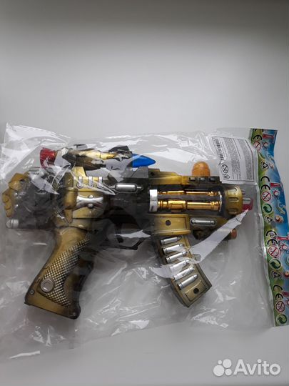 Игрушечный пистолет