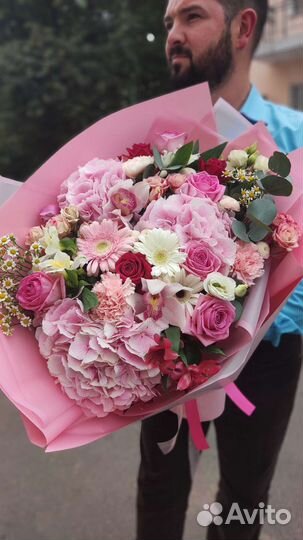 Букеты из свежих цветов. Розы, хризантемы, пионы