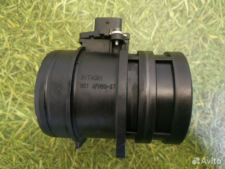 Расходомер воздуха Volkswagen Passat