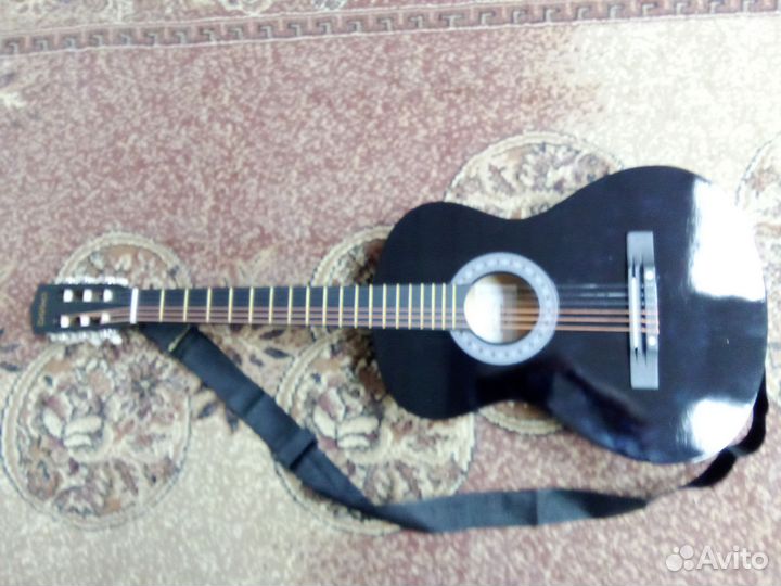 Акустическая гитара