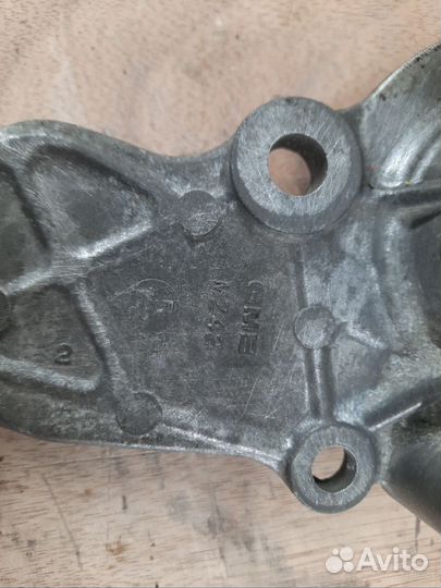 Насос водяной (помпа) KL Мазда Милления TA5P