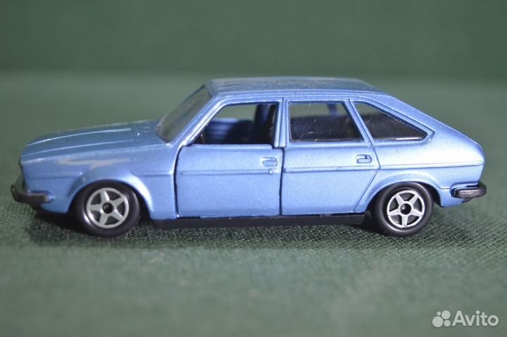 Машинка модель 