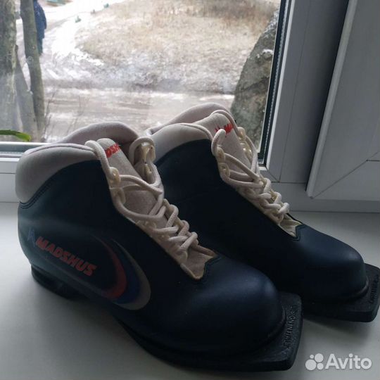 Лыжные ботинки классические