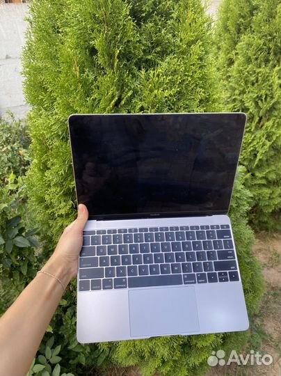 Apple MacBook Pro 12
