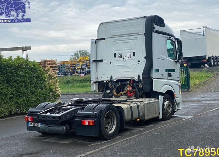 Pазбираем грузовик Mercedes-Benz Actros mpiv с 201