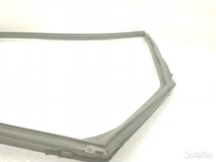 Уплотнитель стекла двери задний правый Chery Tiggo