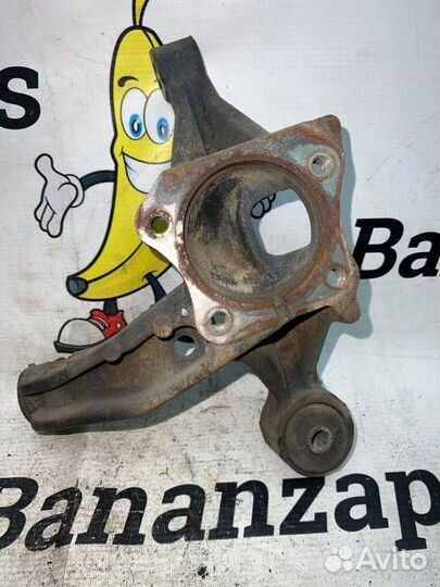 Кулак поворотный задний правый Toyota Camry 40