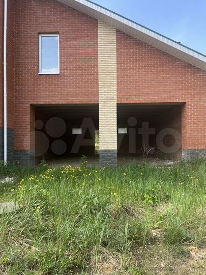 Дом 580,9 м² на участке 8,6 сот.