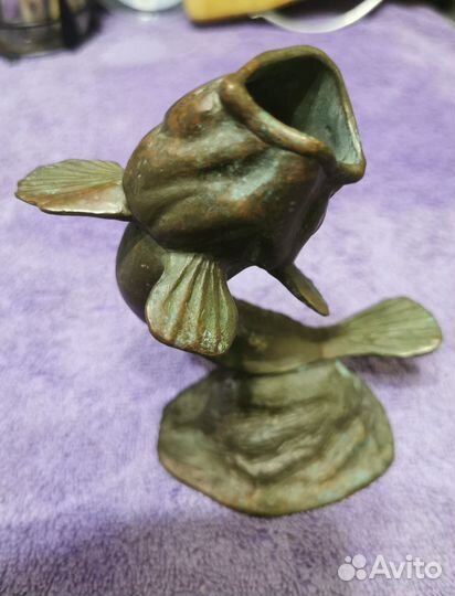 Бронзовая пепельница рыба Бычок