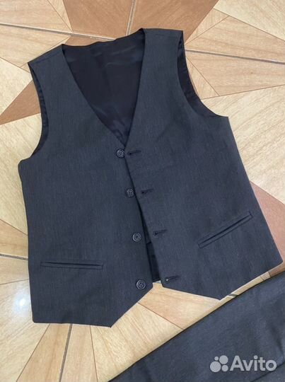 Школьный костюм серый